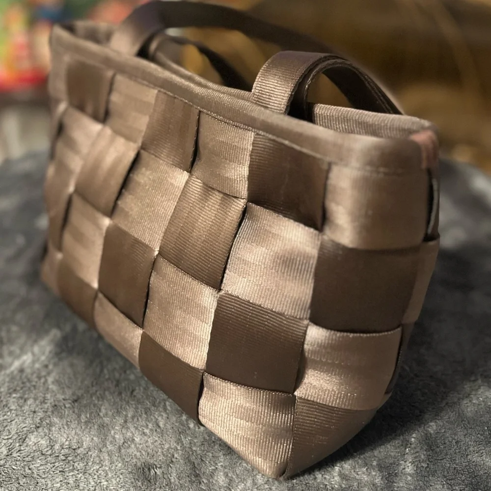 Harvey’s Seatbelt Bag Medium Sized Chocolate Woven Tote - Picture 11 of 15